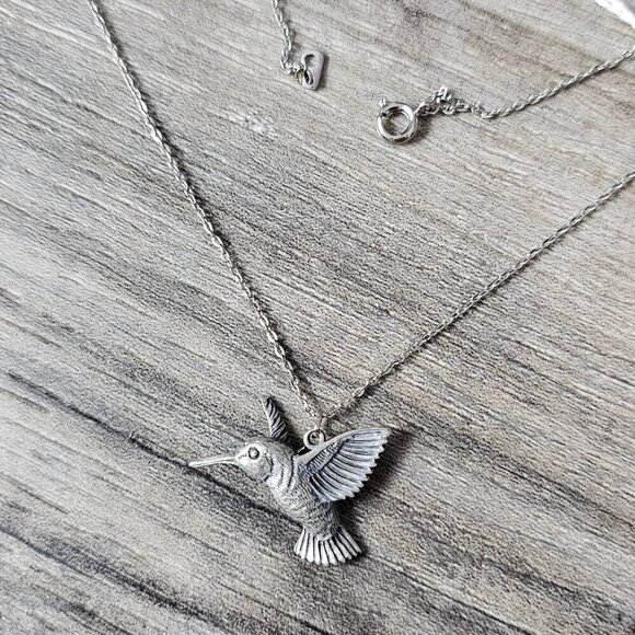 ❤️Pewter Silver Tone Hummingbird Pendant And Necklace - Picture 6 of 7